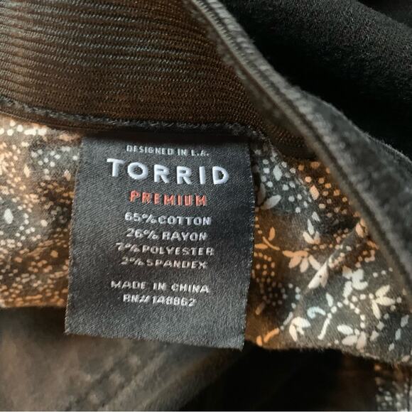 Torrid Premium Sky High Skinny Black Jeans TALL Size 24T - Picture 6 of 8